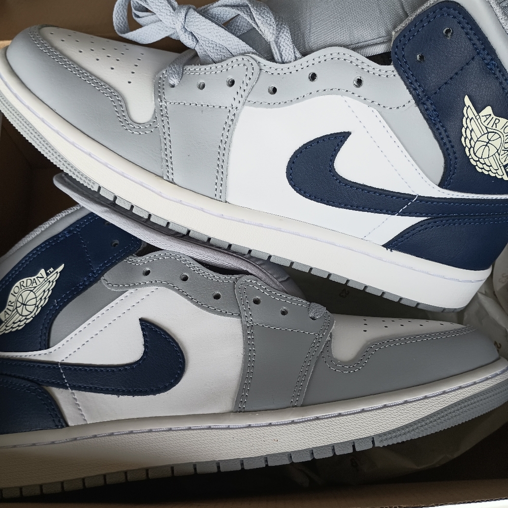 🔥Hot Sugar Free New Air Jordan 1 Mid Men Wolf Grey Navy 🔥 - Picture 3 of 9